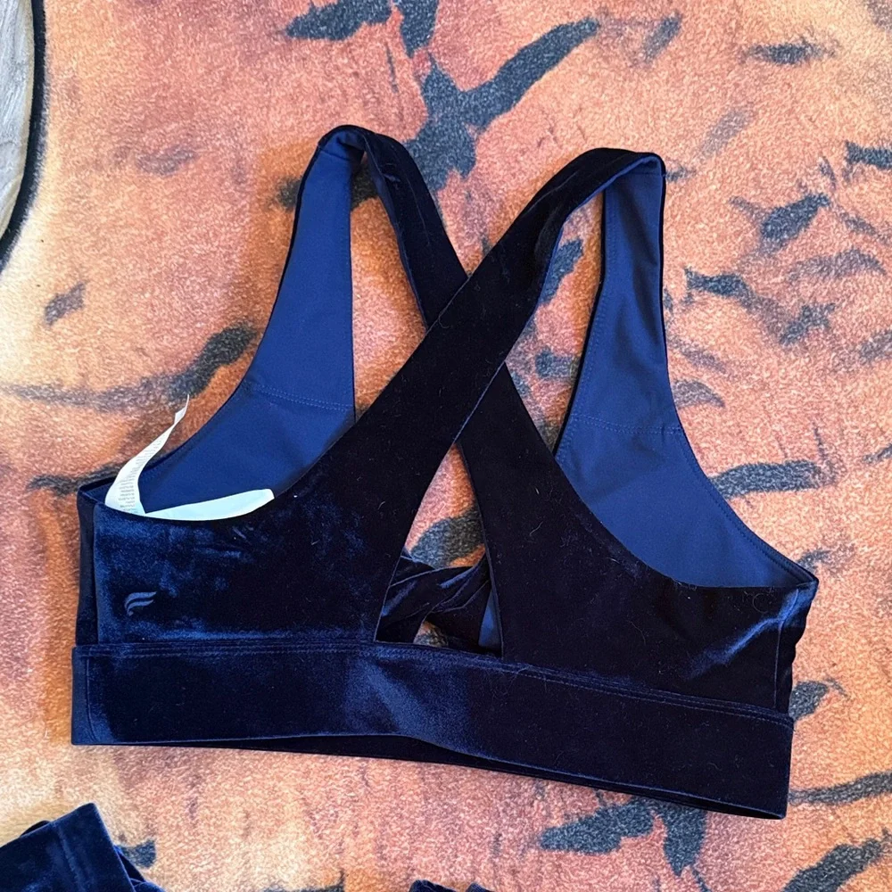 Fabletics oasis twist navy velour Yoga Set - Picture 7 of 14